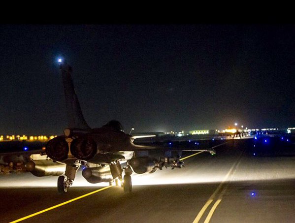 #Chammal une dizaine d’aéronefs ont détruit centre de commandement et camp d’entraînement #daech à Raqqah en #Syrie.