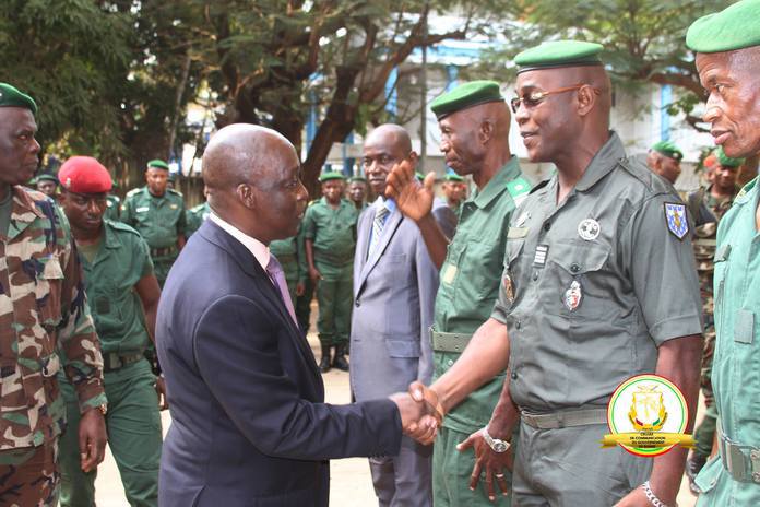 Mohamed Diané en visite de terrain dans les unités militaires de la capitale