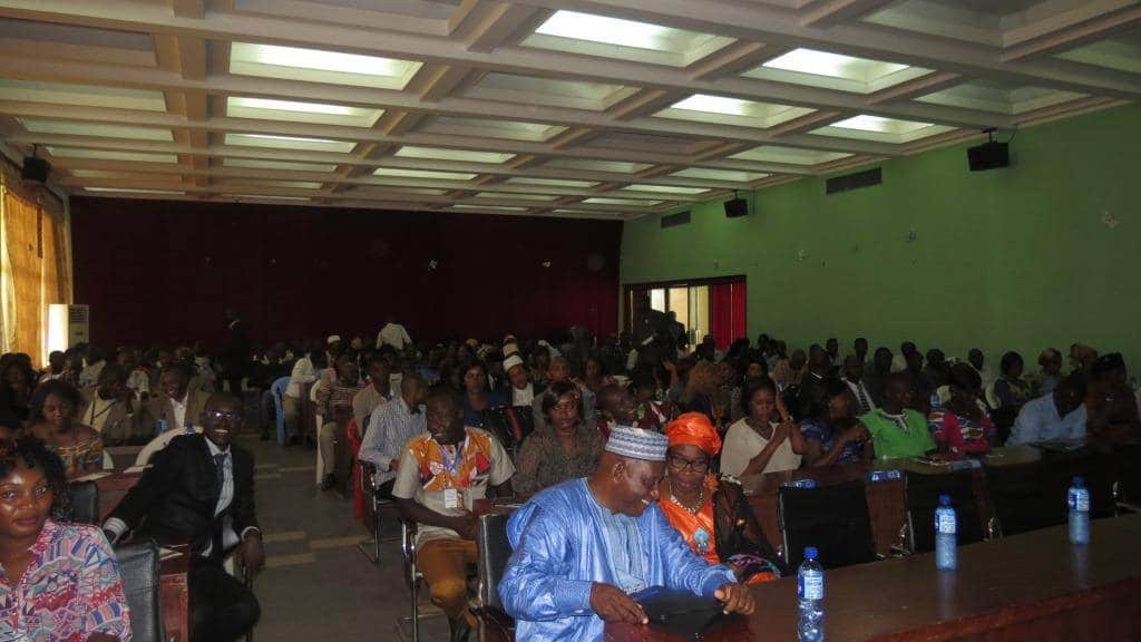 Plus de 200 agents de l'Administration parlementaire