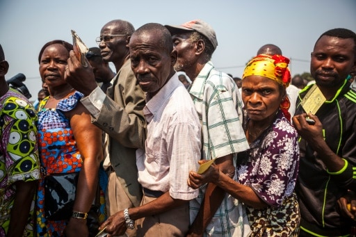 Des gens font la queue pour être vaccinés contre la fièvre jaune à Kinshasa, le 20 juillet 2016 | AFP | Eduardo Soteras