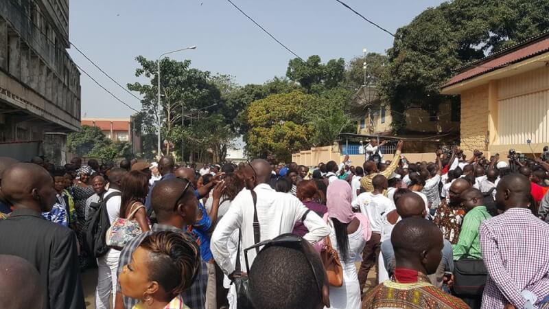 Les journalistes guinéens dan la rue contre la HAC