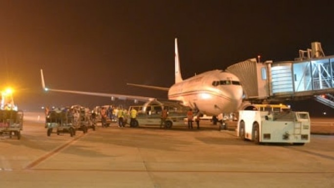 avion à l'aeroport de conakry