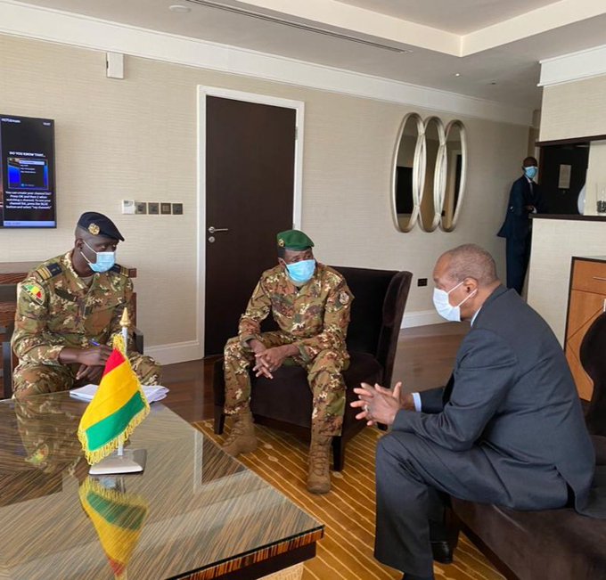 Alpha Condé et le colonel Assimi Goïta président du CNSP