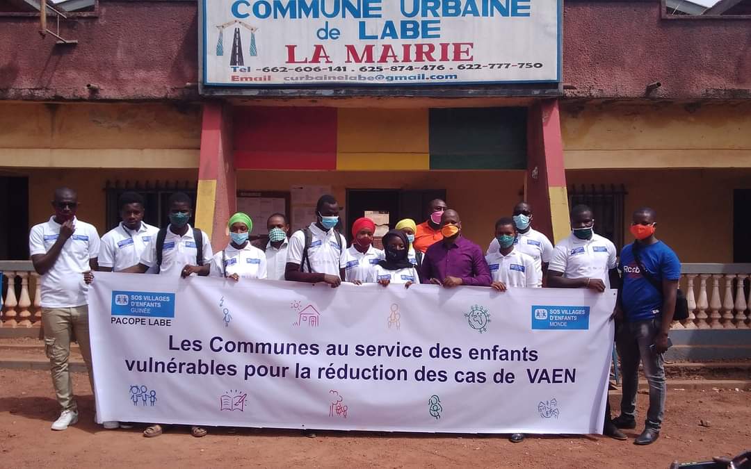 La mairie de labé â reçu ce lundi 22 Mars 2021 les membres des comités locaux enfants et familles ,plus particulièrement ceux accompagné par le programme d'accompagnement des communautés pour la protection de l'enfant (SOS - PACOPE.)