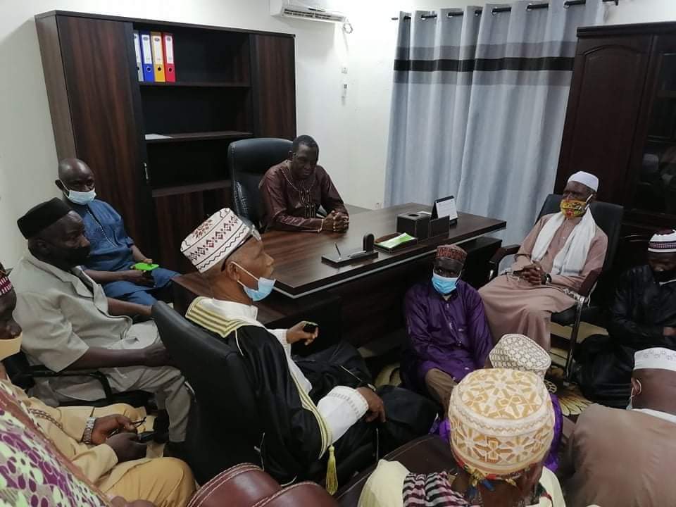 Ce matin tous les imams de Kaporo rail Bambeto koloma 1 sont venus plaider auprès de la Maire de Ratoma