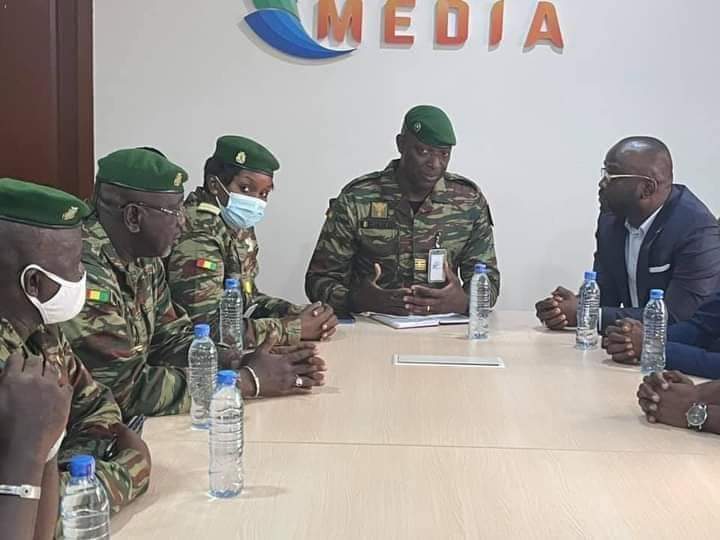 Media Une délégation du CNRD dirigée par le colonel Balla Samoura à Djoma Media.