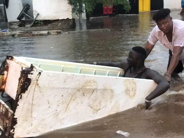 Une forte pluie prend Conakry en otage