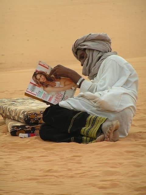 L'ennemi, l'homme à abattre, c'est celui qui ose dénoncer ce climat d'hypocrisie généralisée.
