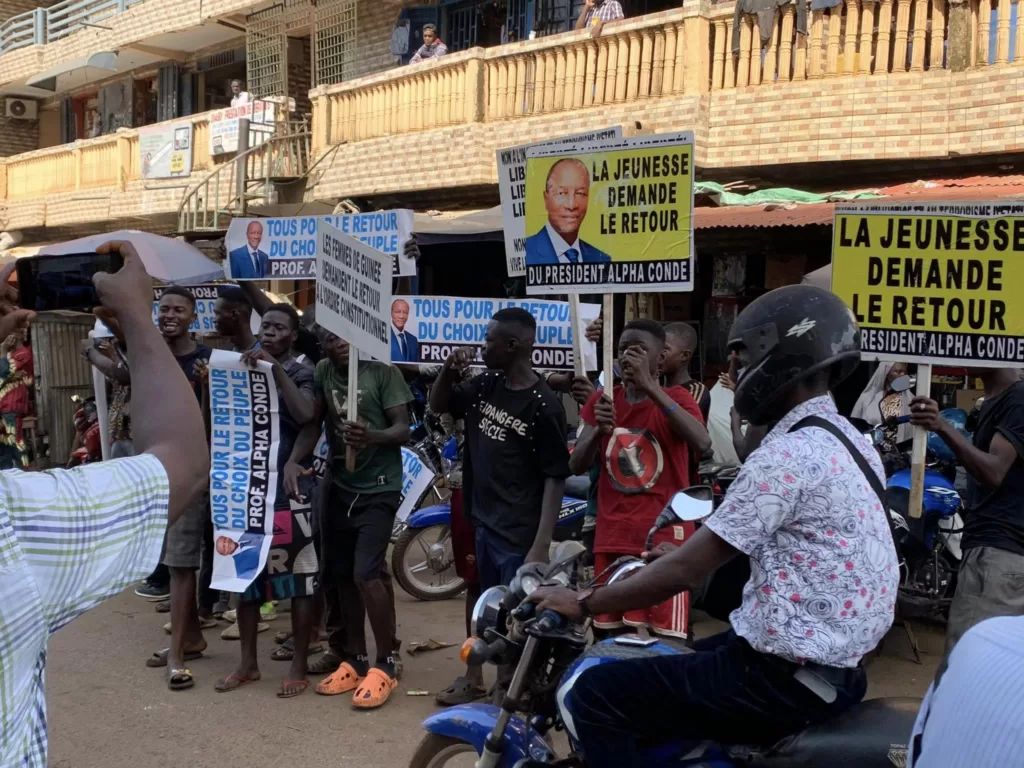 Manifestation pour le retour d'Alpha Condé