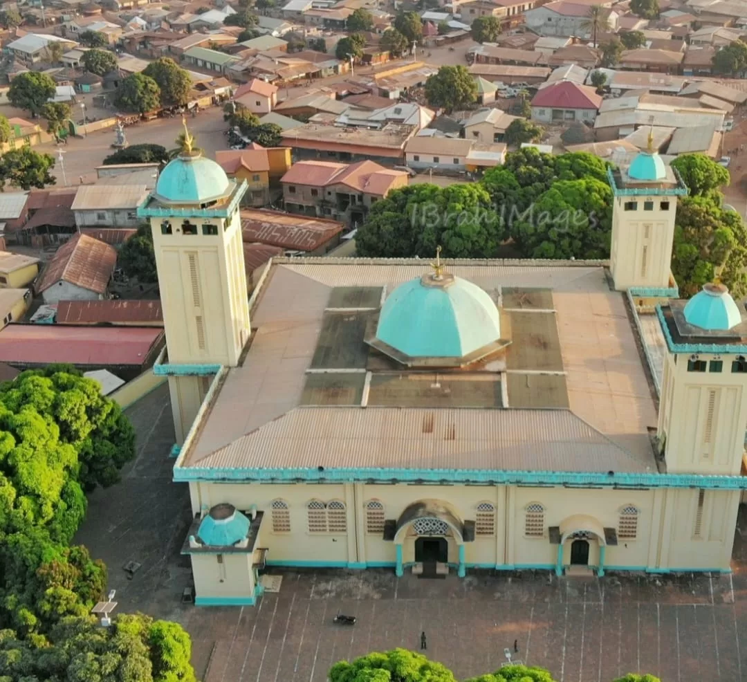 LES RELATIONS ENTRE LES KABA DE KANKAN ET LES PEULS DU FOUTAH 