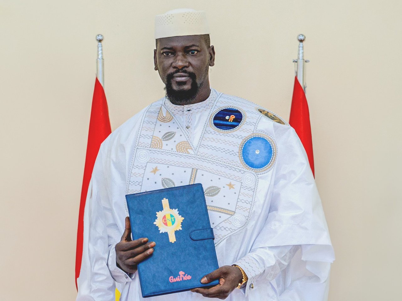 Mamadi doumbouya guinee-nouvelle-constitution